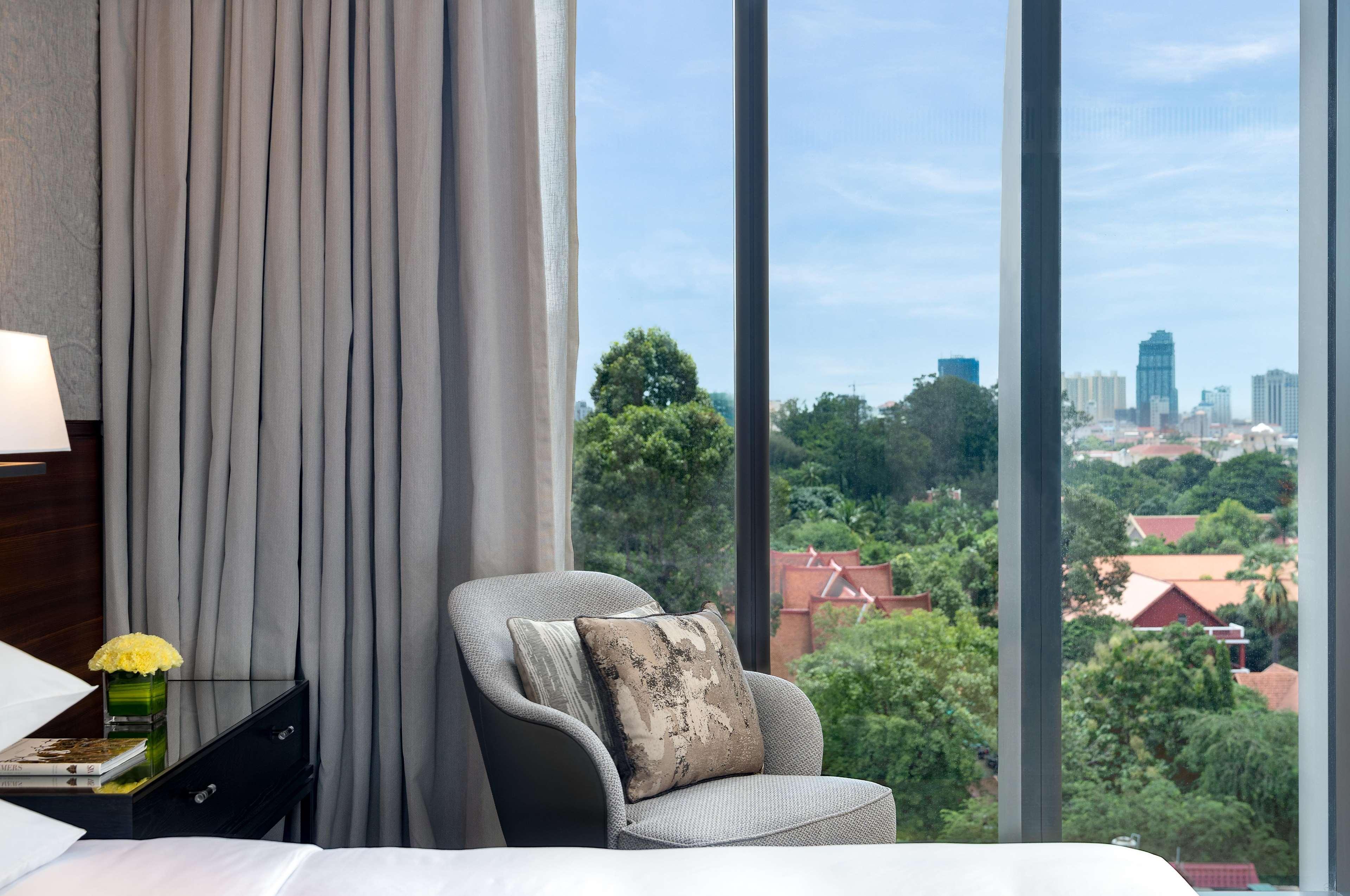 Hotel Hyatt Regency Phnom Penh Esterno foto
